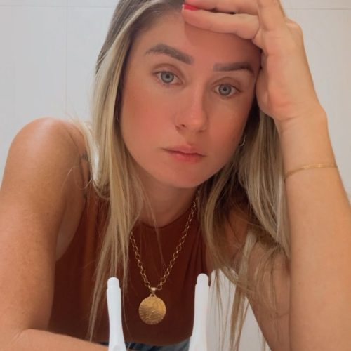 Criadora de conteúdo adulto revela gravidez após gravação: “Foi um susto”