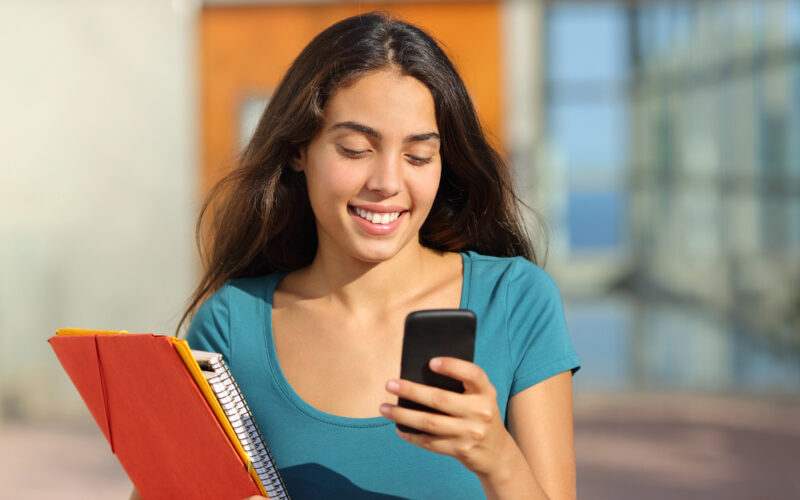 Estudo eficiente de espanhol através do celular: dicas e truques