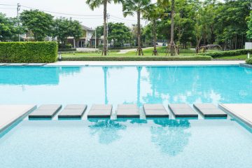 Entenda o processo de purificação da água em piscinas domésticas.